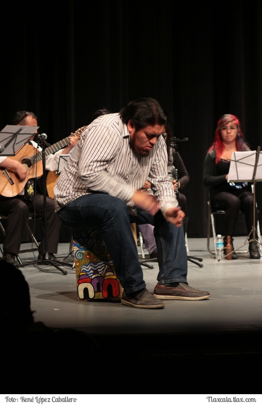 Troveras y Otras Rolas. de la FES Zaragoza-UNAM en el teatro Xicohtencatl - Foto