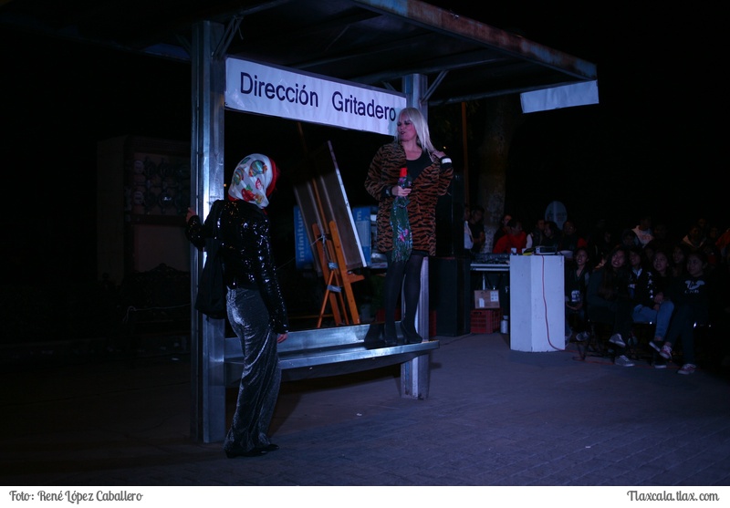 Obra de Teatro &quot;Tiradero a Cielo Abierto&quot; en el Zocalo de Apizaco - Foto