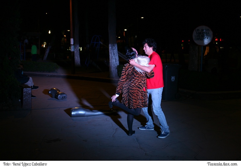 Obra de Teatro &quot;Tiradero a Cielo Abierto&quot; en el Zocalo de Apizaco - Foto