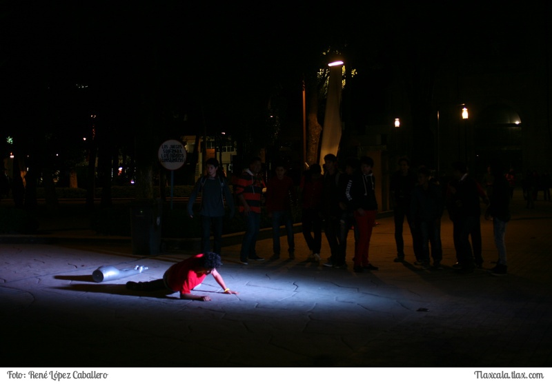 Obra de Teatro &quot;Tiradero a Cielo Abierto&quot; en el Zocalo de Apizaco - Foto
