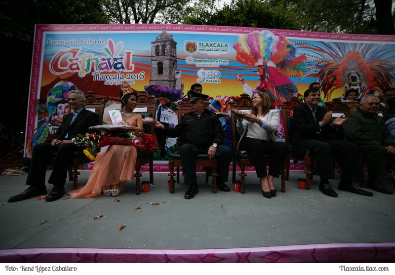Mariano Gonzalez Zarur en el desdile de Carnaval Tlaxcala 2016