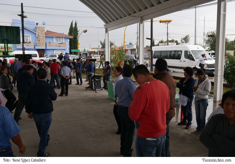 Inaguracin techumbre de la cancha de la colonia indeco / mercado alternativo de Apizaco  - Foto