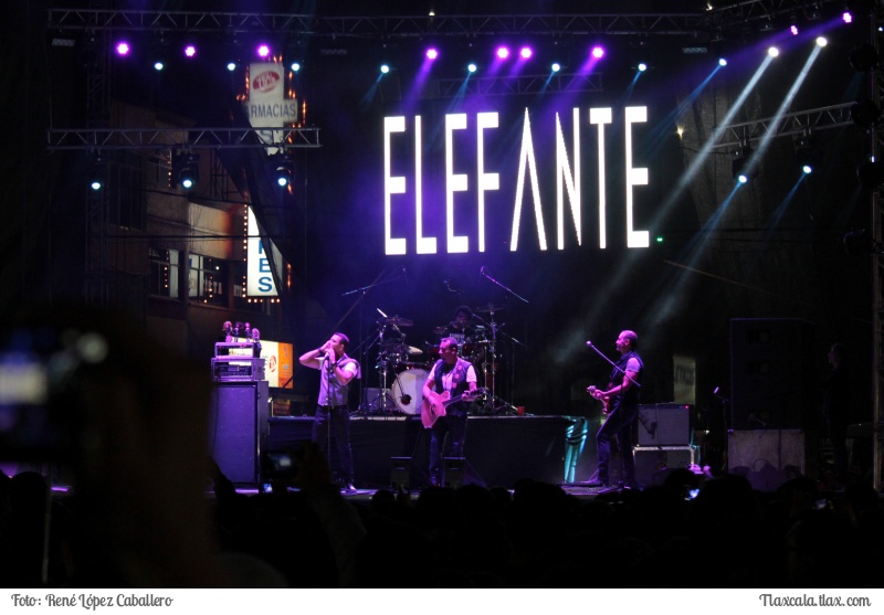 Elefante en la feria de Apizaco 2016 - Foto