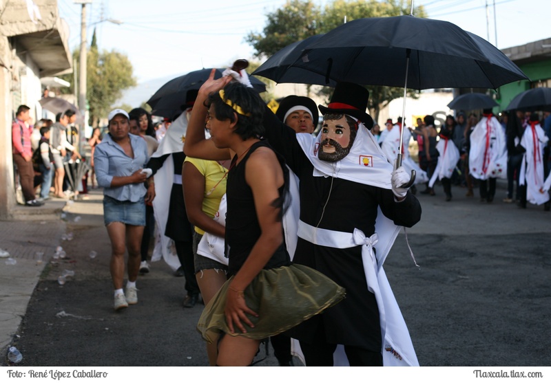 Camada seccin segunda en la calles de Contla 2016 - Foto