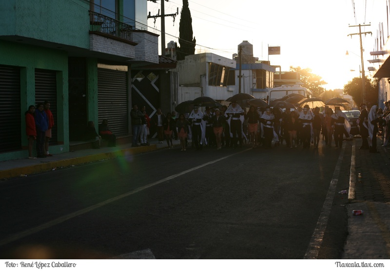 Camada primera primera en la calles de Contla 2016 - Foto