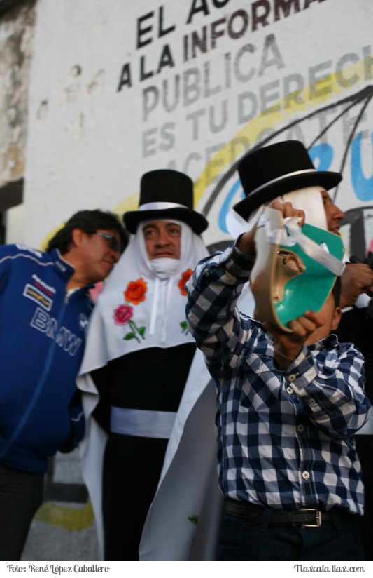 Camada primera primera en la calles de Contla 2016 - Foto
