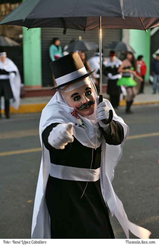 Camada primera primera en la calles de Contla 2016 - Foto