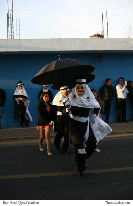 Camada primera primera en la calles de Contla 2016 - Foto