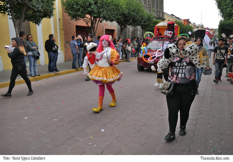 Desfile inagural del festival de titeres rosete aranda 2016 - Foto