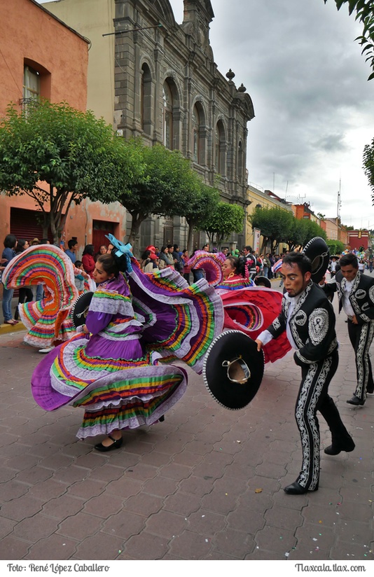 Desfile inagural del festival de titeres rosete aranda 2016 - Foto