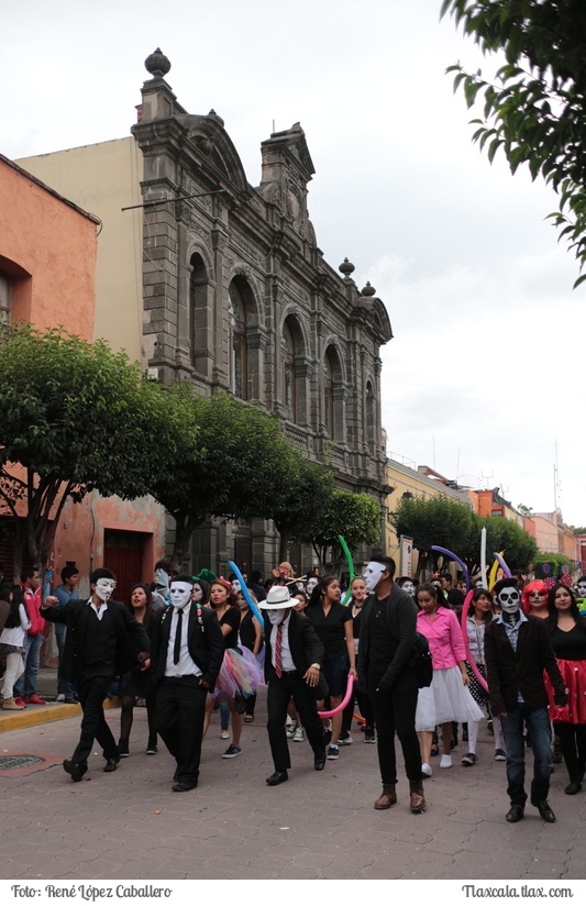 Desfile inagural del festival de titeres rosete aranda 2016 - Foto