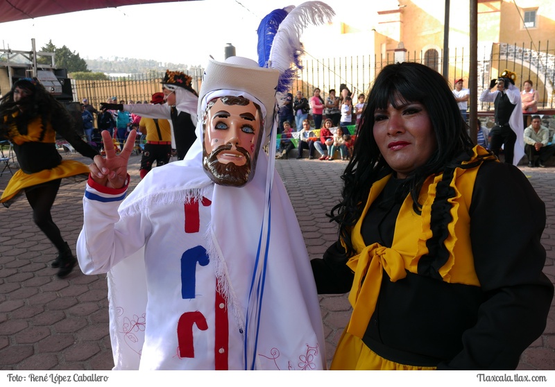 Camada Playboy de Santa Cruz Techachalco en el remate de carnaval Ixtacuixtla 2016 - Foto
