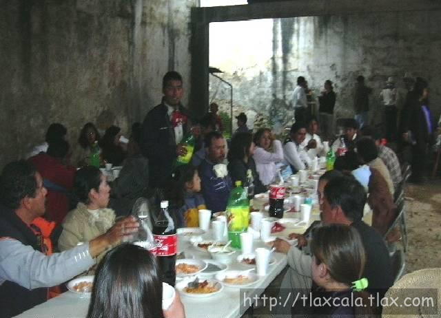 Excelente ambiente de camaraderia durante la ingesta de alimentos