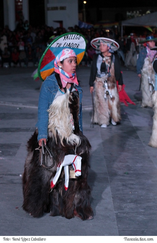 Chivarrudas en el remate de Carnaval Xicohtzinco 2016 - Foto