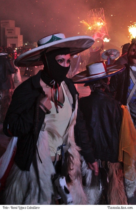 Chivarrudas en el remate de Carnaval Xicohtzinco 2016 - Foto