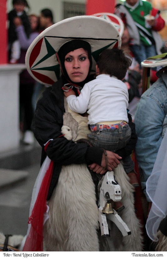 Chivarrudas en el remate de Carnaval Xicohtzinco 2016 - Foto
