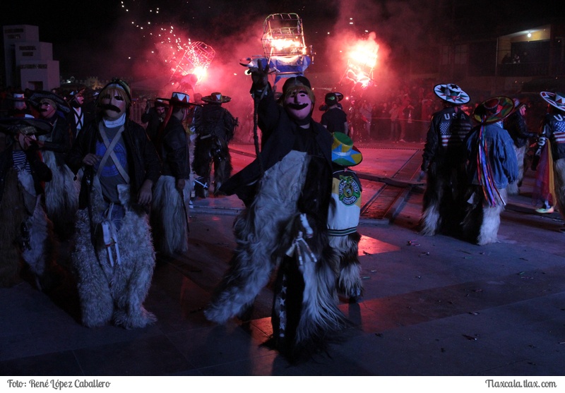 Chivarrudos en el remate de Carnaval Xicohtzinco 2016 - Foto