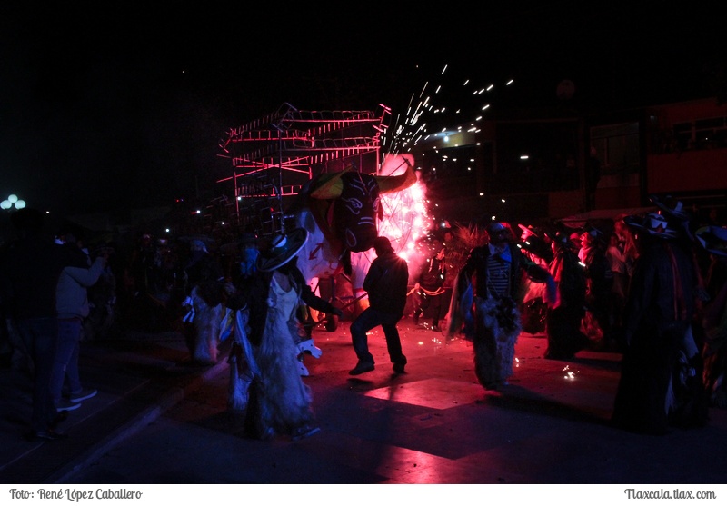 Chivarrudos en el remate de Carnaval Xicohtzinco 2016 - Foto
