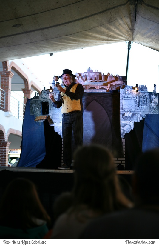 Praga la ciudad encantada (Pavel Vangelli de republica checa en ayometitla) Festival de titeres 2016 - Foto