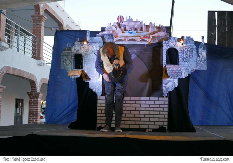 Praga la ciudad encantada (Pavel Vangelli de republica checa en ayometitla) Festival de titeres 2016 - Foto