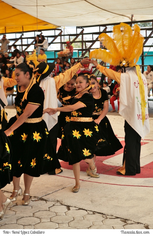 Camada Miraflores de Ocotln en el da del huehue Santa Ursula Zimatepec 2016 - Foto