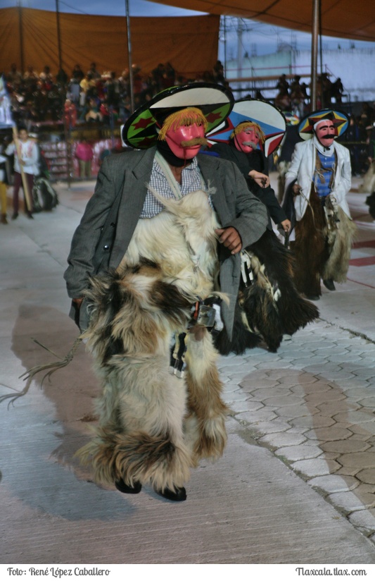 Chivarrudos de Zacatelco en el da del huehue Santa Ursula Zimatepec 2016 - Foto