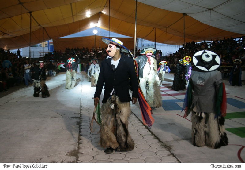 Chivarrudos de Zacatelco en el da del huehue Santa Ursula Zimatepec 2016 - Foto