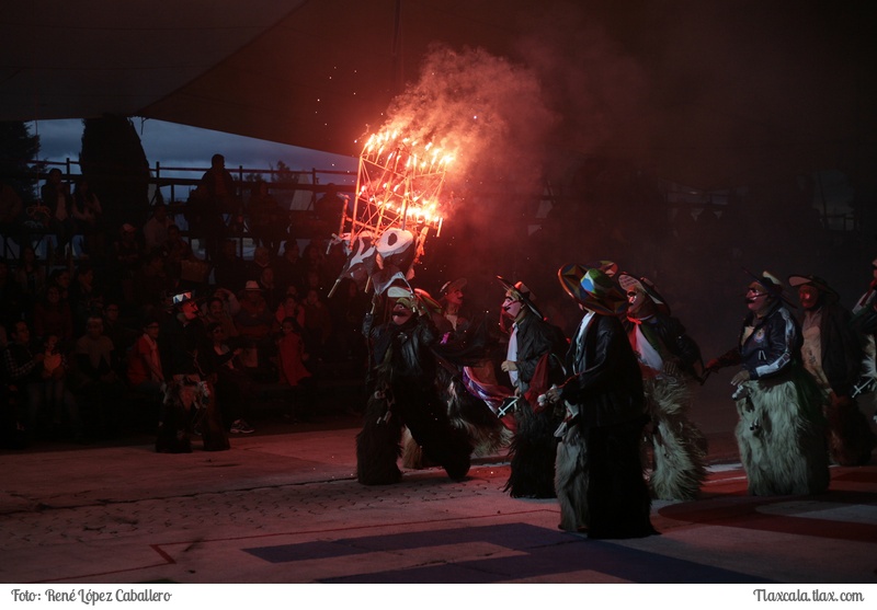 Chivarrudos de Zacatelco en el da del huehue Santa Ursula Zimatepec 2016 - Foto