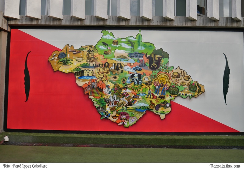 &quot;Tlaxcala, ayer, hoy y siempre&quot; proyecto mural en la USET del artista Hesiucka - Foto