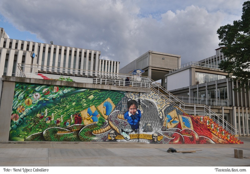 &quot;Tlaxcala, ayer, hoy y siempre&quot; proyecto mural en la USET del artista Hesiucka - Foto