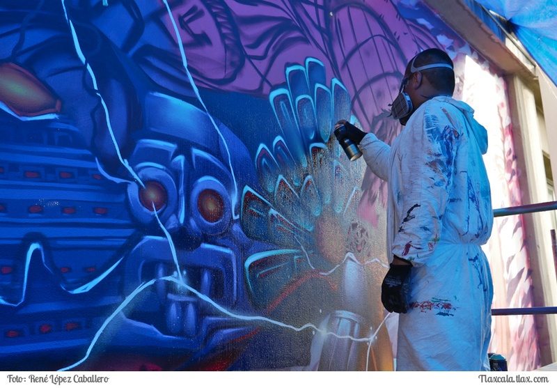 &quot;Tlaxcala, ayer, hoy y siempre&quot; proyecto mural en la USET del artista Hesiucka - Foto