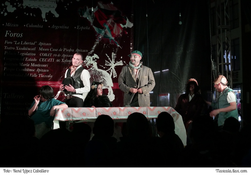 Obra de teatro &quot;Suea mexicano&quot; en el parque de la ciudad de Apizaco - Foto