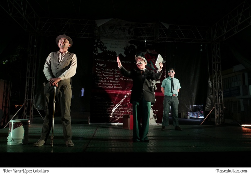 Obra de teatro &quot;Suea mexicano&quot; en el parque de la ciudad de Apizaco - Foto