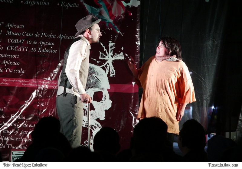 Obra de teatro &quot;Suea mexicano&quot; en el parque de la ciudad de Apizaco - Foto