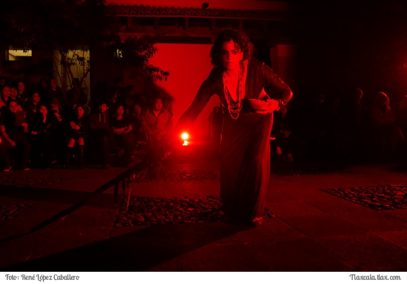 Obra de Teatro &quot;Medea en el espejo&quot; en el patio del centro cultural la libertad de Apizaco - Foto