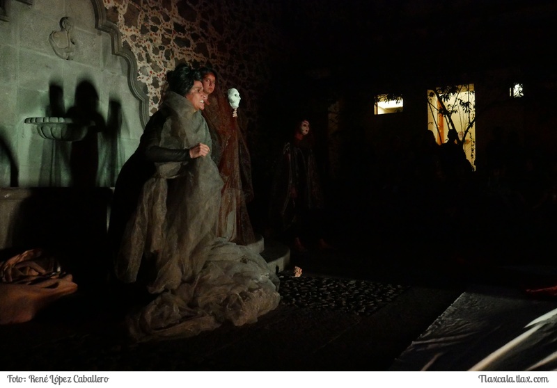 Obra de Teatro &quot;Medea en el espejo&quot; en el patio del centro cultural la libertad de Apizaco - Foto