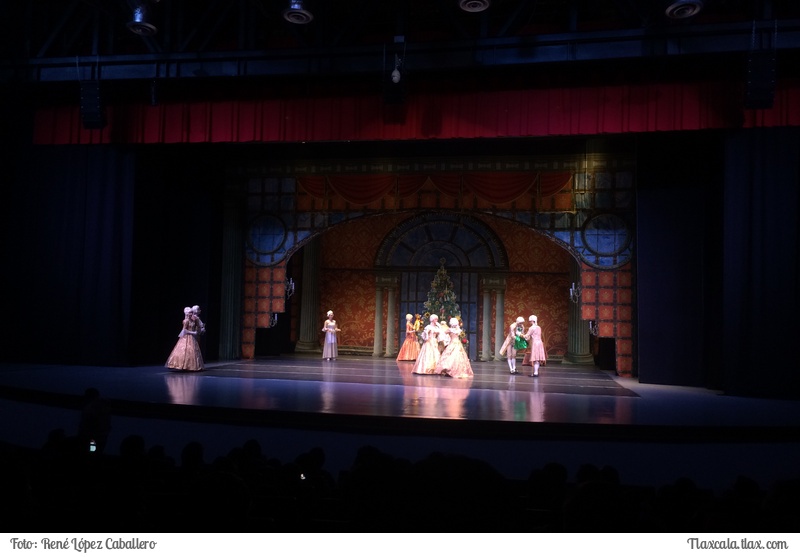 Cascanueces por el &quot;Russian State Ballet Mari El&quot; en Tlaxcala - Foto