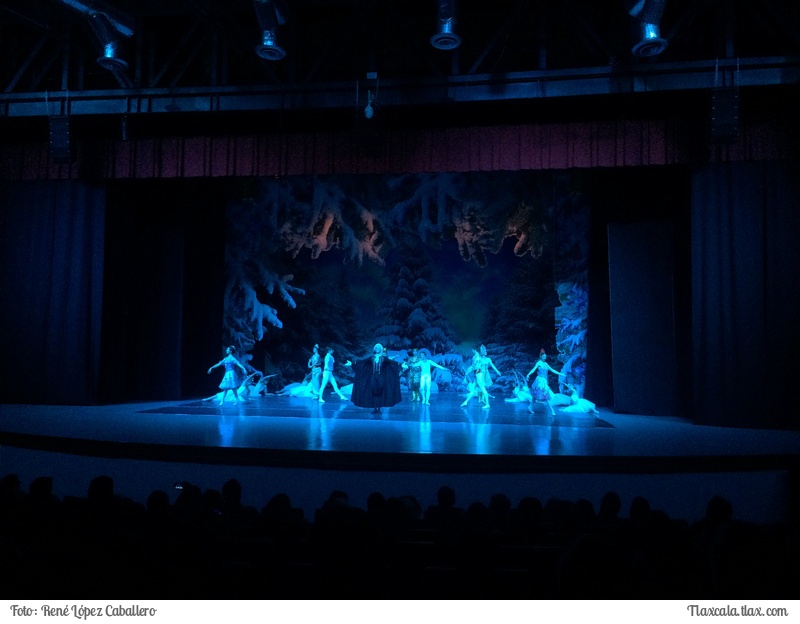 Cascanueces por el &quot;Russian State Ballet Mari El&quot; en Tlaxcala - Foto