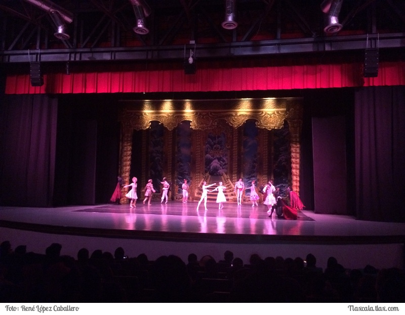 Cascanueces por el &quot;Russian State Ballet Mari El&quot; en Tlaxcala - Foto