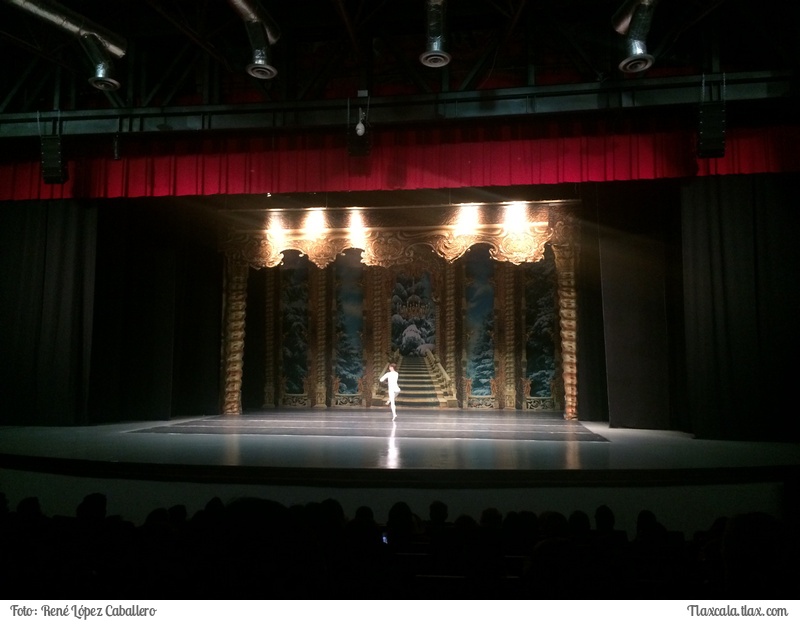 Cascanueces por el &quot;Russian State Ballet Mari El&quot; en Tlaxcala - Foto