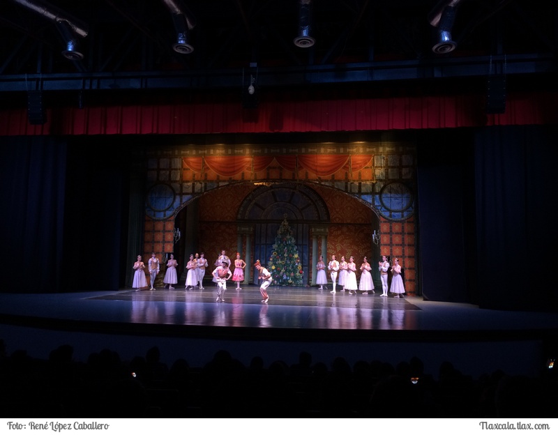 Cascanueces por el &quot;Russian State Ballet Mari El&quot; en Tlaxcala - Foto