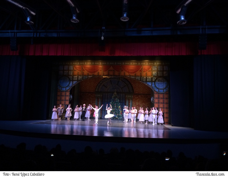 Cascanueces por el &quot;Russian State Ballet Mari El&quot; en Tlaxcala - Foto