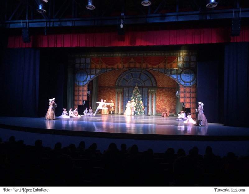 Cascanueces por el &quot;Russian State Ballet Mari El&quot; en Tlaxcala - Foto