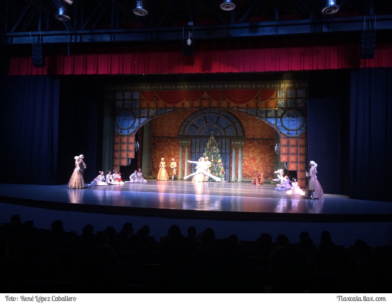 Cascanueces por el &quot;Russian State Ballet Mari El&quot; en Tlaxcala - Foto