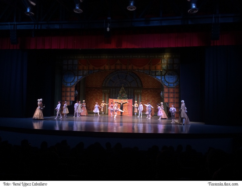 Cascanueces por el &quot;Russian State Ballet Mari El&quot; en Tlaxcala - Foto