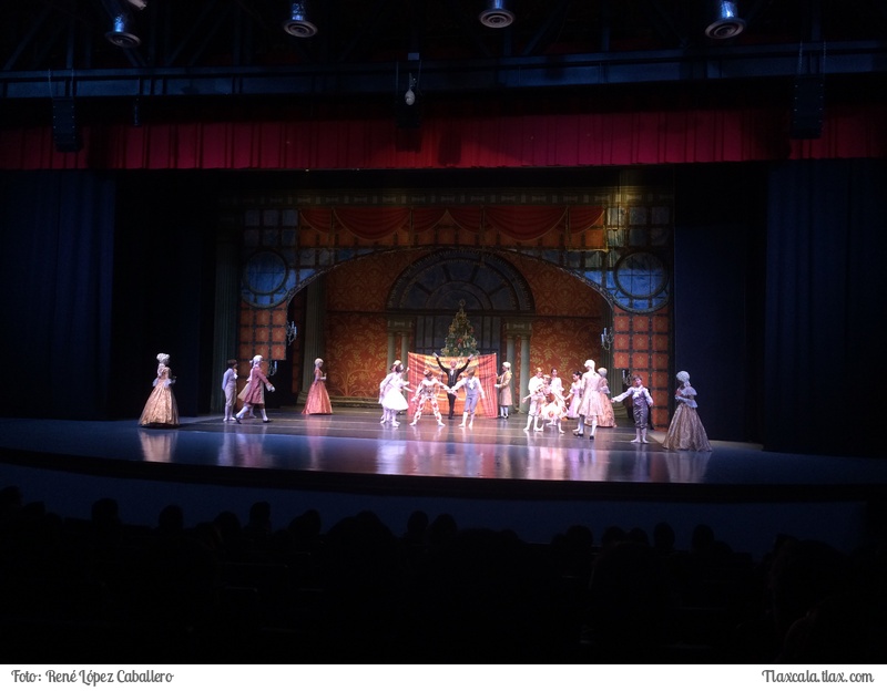 Cascanueces por el &quot;Russian State Ballet Mari El&quot; en Tlaxcala - Foto