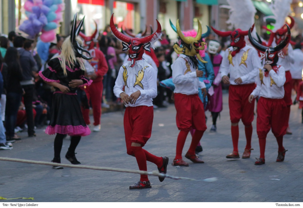 Desfile de la noche de burladeros, Feria Huamantla 2017 - Foto
