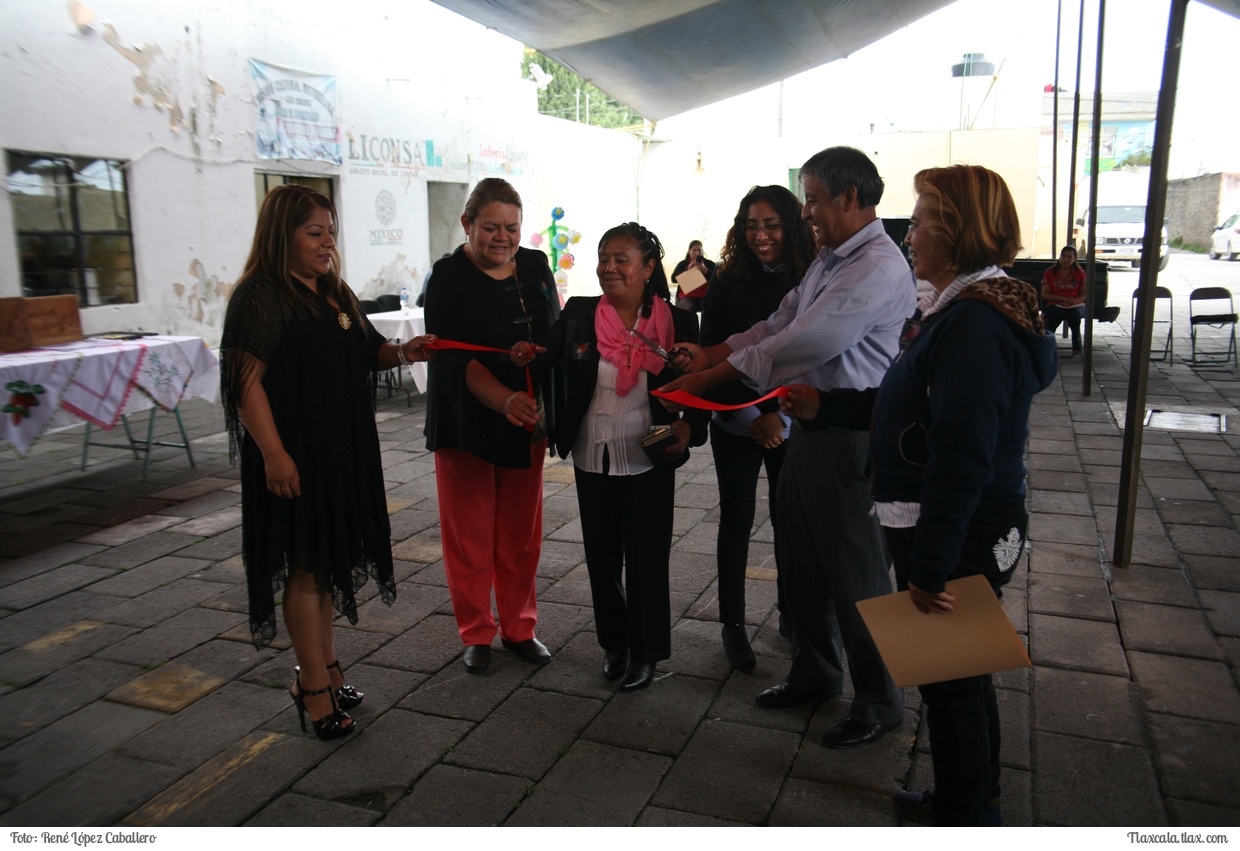 Clausura taller bordado a mquina 2016 - 2017, Profesor Delfino Reyes, San Isidro Buensuceso - Foto