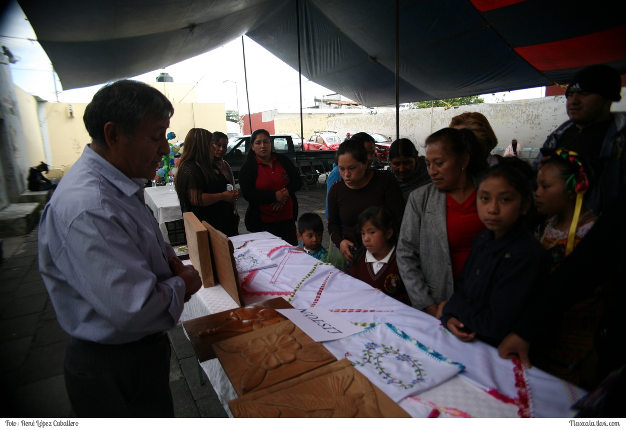 Clausura taller bordado a mquina 2016 - 2017, Profesor Delfino Reyes, San Isidro Buensuceso - Foto