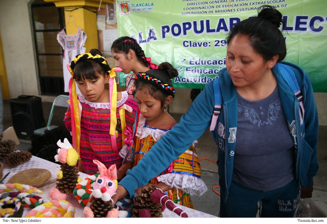 Clausura taller bordado a mquina 2016 - 2017, Profesor Delfino Reyes, San Isidro Buensuceso - Foto